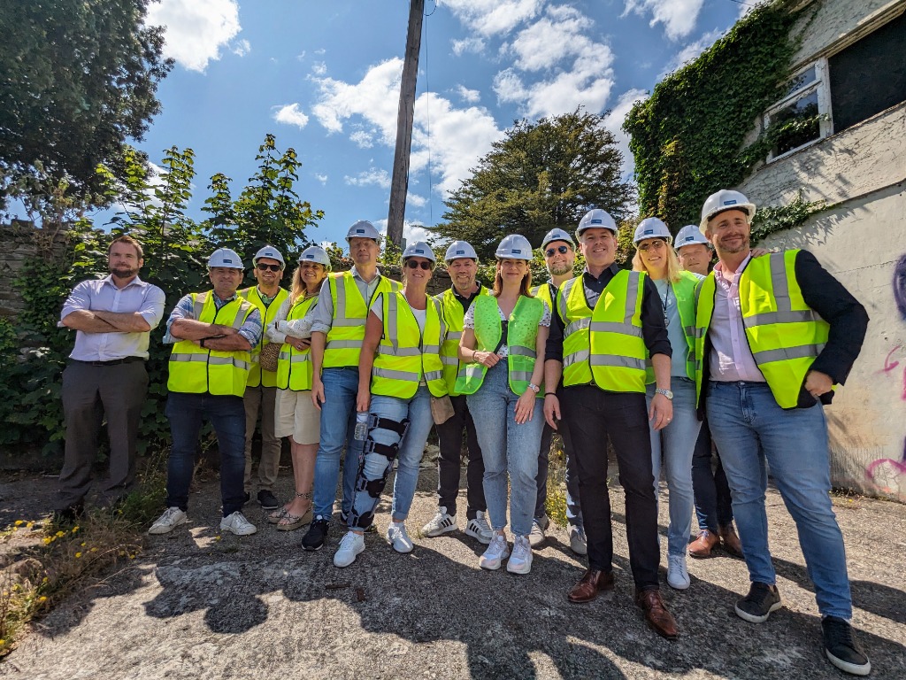 Harvey Bowes working with property investors on site